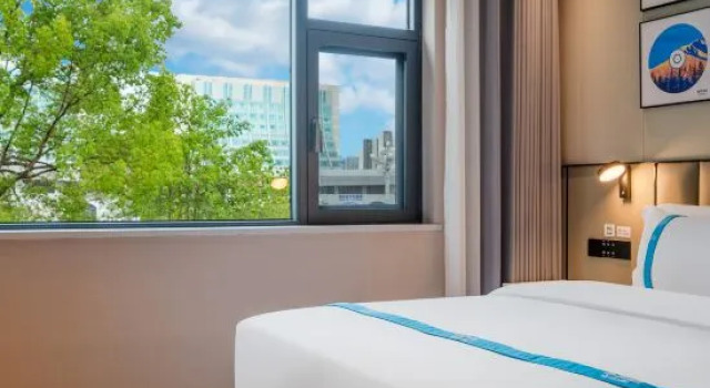 Люкс Gefei VX Hotel (North Square of Kunming Railway Station)