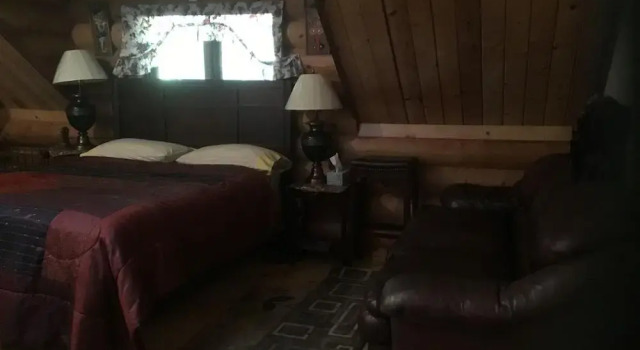 Redwood Log Cabin, Забронировать Дом для отпуска Кресент-Сити California North Coast