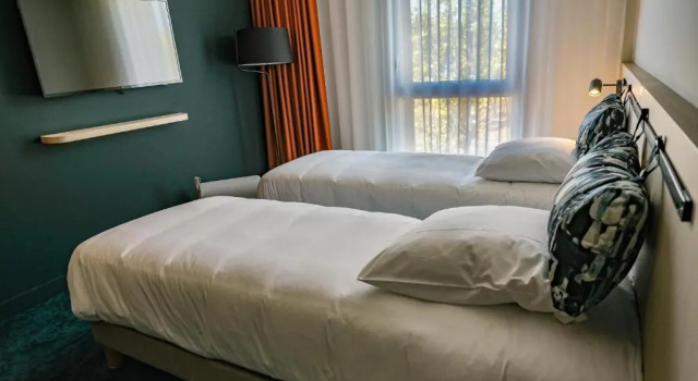 Четырёхместный номер Standard ibis Styles Bordeaux Lac Bruges
