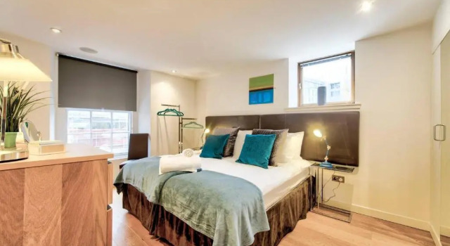 Апартаменты ALTIDO Splendid 2-BR Flat near Edinburgh Castle