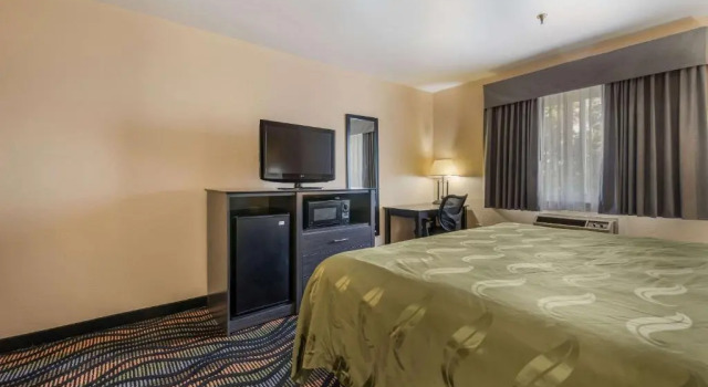 Номер Standard Equality Inn
