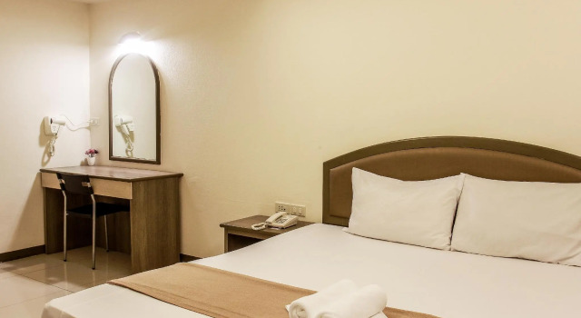 Номер Standard Lee Garden Bangkok