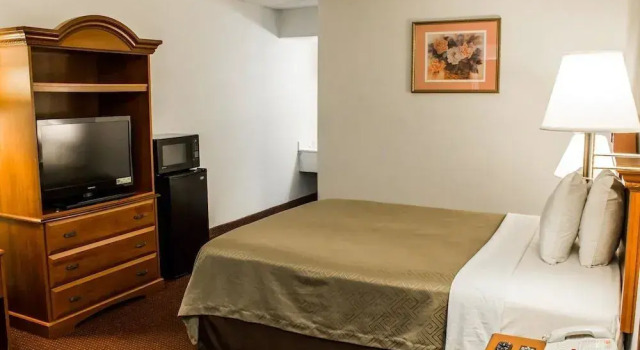 Econo Lodge, Забронировать Отель Голдсборо Северная Каролина