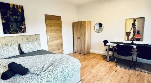 Номер Standard Cozy 3BR Apt with Garden Sleeps 10