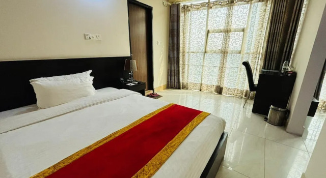 Семейный номер Standard с видом на город Hotel Progati Inn
