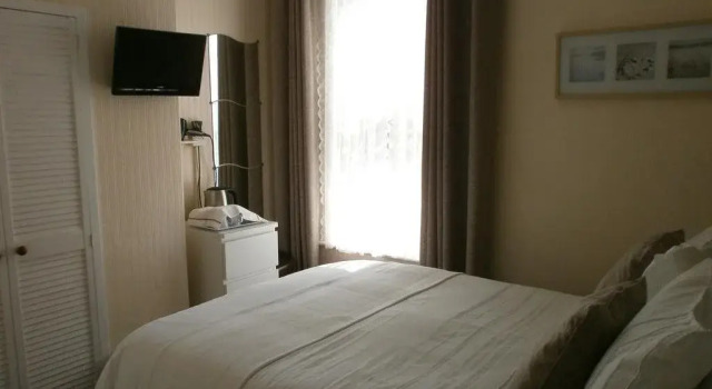 Flora Glen Guest House, Забронировать Гостевой дом Уэстон-сьюпер-Мэр Сомерсет, рядом с Optima Stadium