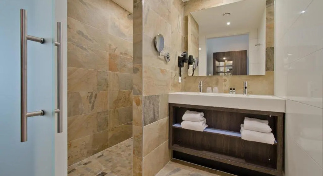 Трёхместный номер Standard Hotel Roermond