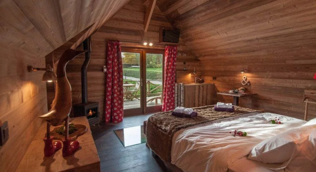 AquaLodge, Забронировать Отель Эрметон-сюр-Бит 