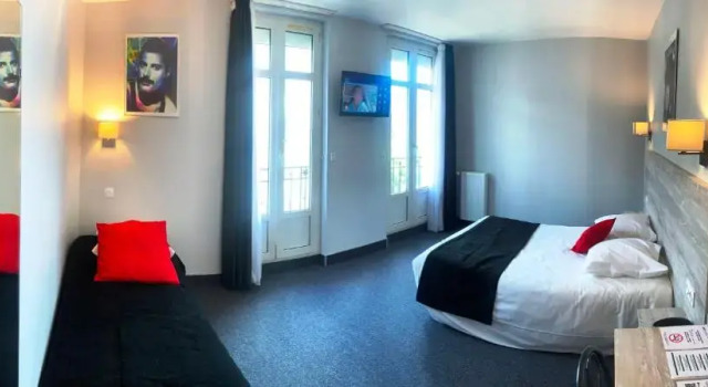 Трёхместный номер Standard с балконом Campanile Grenoble Centre Gare