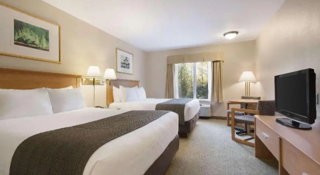 Номер Standard Days Inn & Suites by Wyndham Thunder Bay
