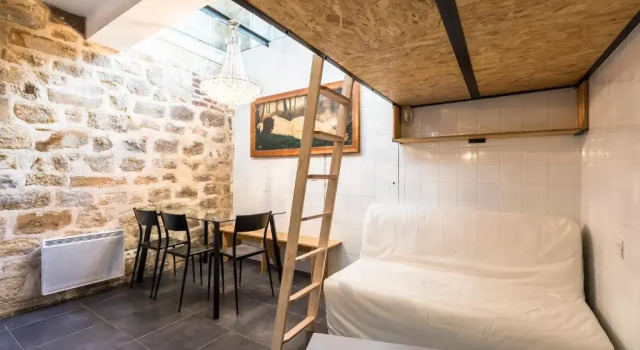 Original, cosy 25m² near CANAL ST-MARTIN, Забронировать Отель Париж Иль-де-Франс, рядом с Станция метро Rambuteau