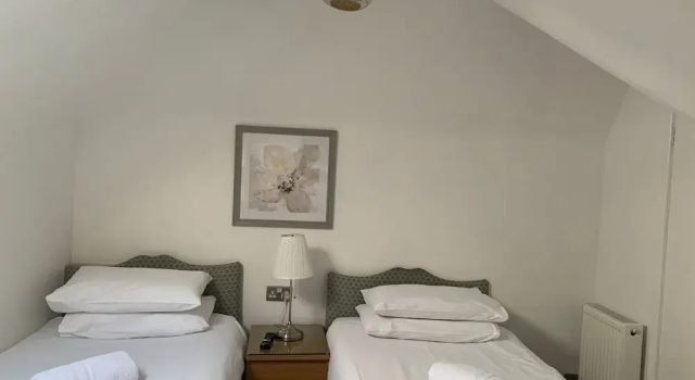 Rivendell Guest House, Boek Pension Hotels in Merseyside met parkeren, Parkeren