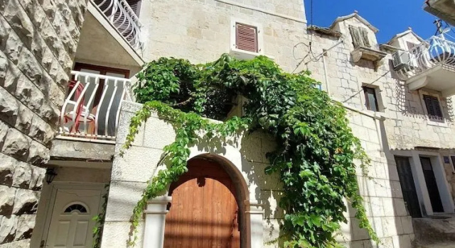 Apartments Leut, Rezerwuj Apartament Marusici Split Region