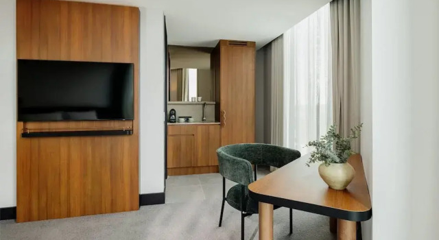 Двухместный номер Premium Crowne Plaza Adelaide Mawson Lakes by IHG