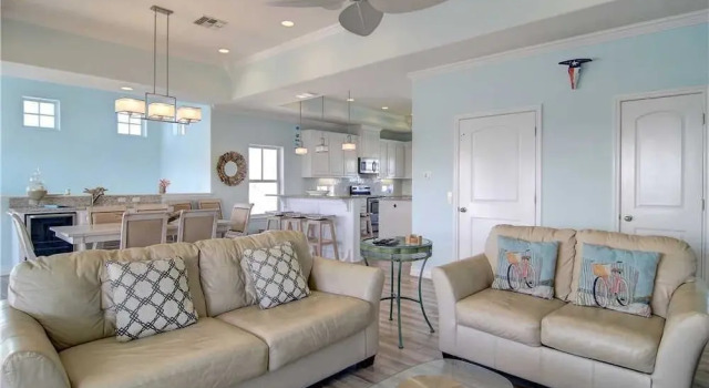 Beach Side - 5 Br Home