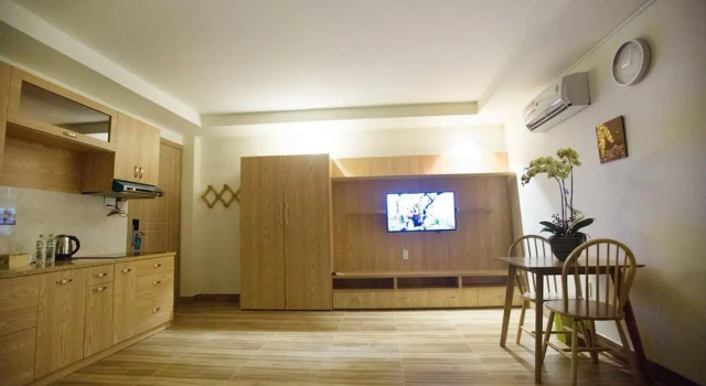 Люкс Luxury Thuy Sakura Hotel & Serviced Apartment