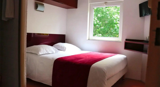 Hôtel des ARTS Aix, Забронировать Отель Отели Экс-ан-Прованса с парковкой, рядом с Статуя Поля Сезанна, Парковка