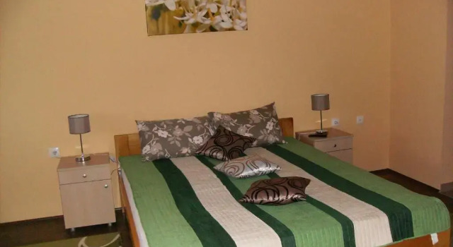 B&B Zmajevo Gnezdo 021, Забронировать Отель «постель и завтрак» Нови-Сад Воеводина
