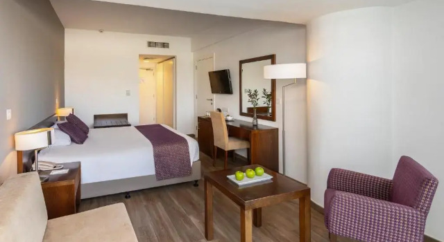 Двухместный номер Superior с видом на бассейн Crystal Springs Beach Hotel