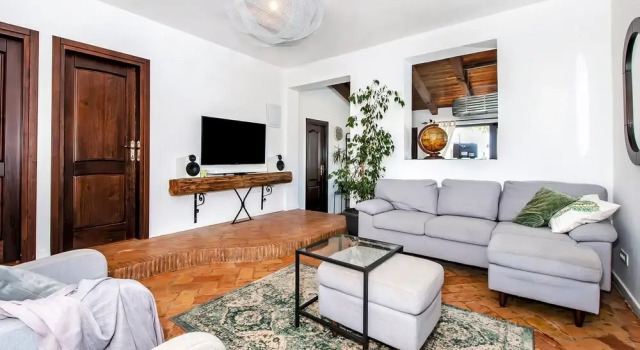 Beach Front Home In Rovinj, Забронировать Отель Отели Rovinj Riviera с бассейном, Бассейн