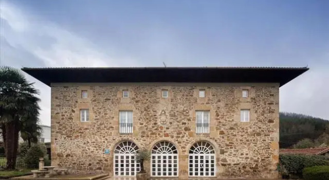 EtxeAundi Hotel Boutique, Rezerwuj Boutique Hotel Hotele w Baskonia z parkingiem, Parking