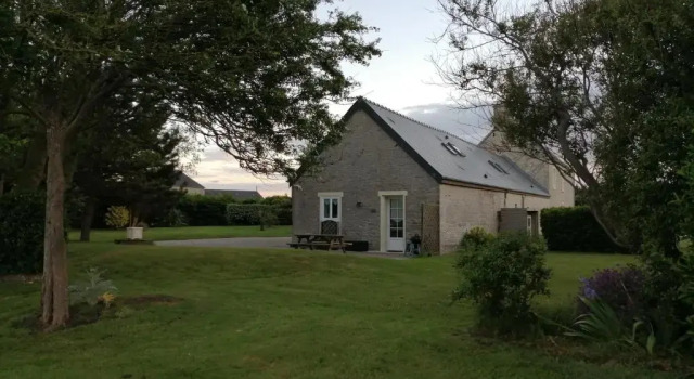 Коттедж с 3 комнатами Ivy House Utah Beach
