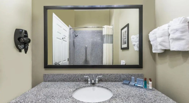 Номер Deluxe Wingate by Wyndham Lake Charles Casino Area