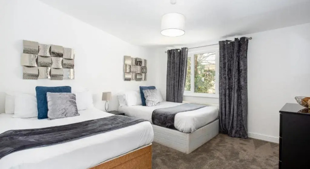 Preston Mews - Hot Tub, Parking, Sleeps 8!