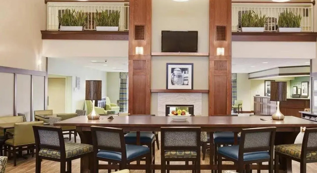 Люкс Hampton Inn & Suites Providence/Warwick-Airport