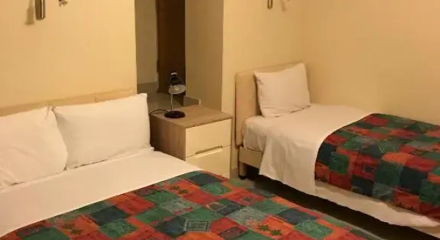 Трёхместный номер Standard Цокольный этаж Seven Dials Hotel