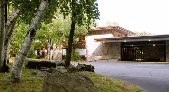 Четырёхместный номер Standard Overlook Lodge and Stone Cottages at Bear Mountain