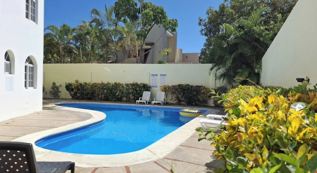 Апартаменты 2-bedroom Beach Apartment With Pool Costambar