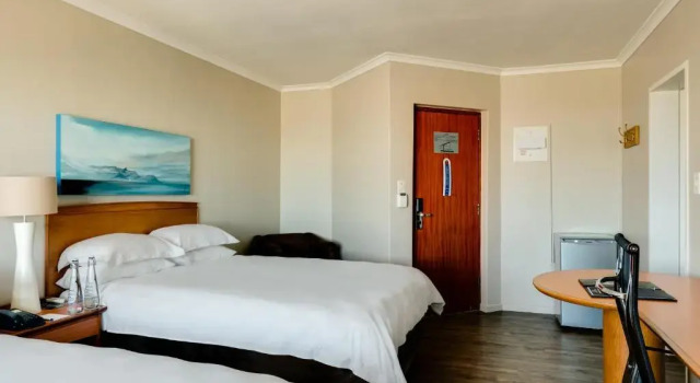 Четырёхместный номер Standard с видом на сад Protea Hotel by Marriott Cape Town Tyger Valley