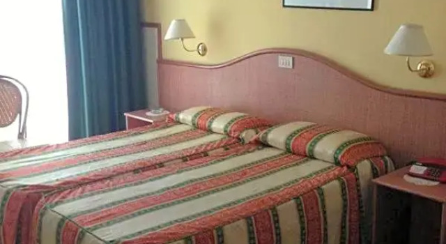 Двухместный номер Standard с балконом Hotel Harrys
