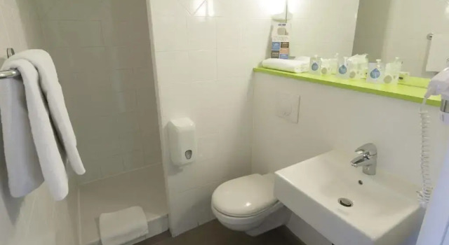 Трёхместный номер Standard Kyriad Carcassonne - Aéroport