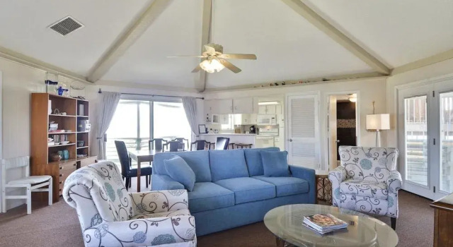 Beachfront Feel BFF 5 Br home by RedAwning
