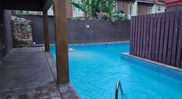 Апартаменты с 2 комнатами с балконом "golden Triangle" Kingston Jamaica, West Indies