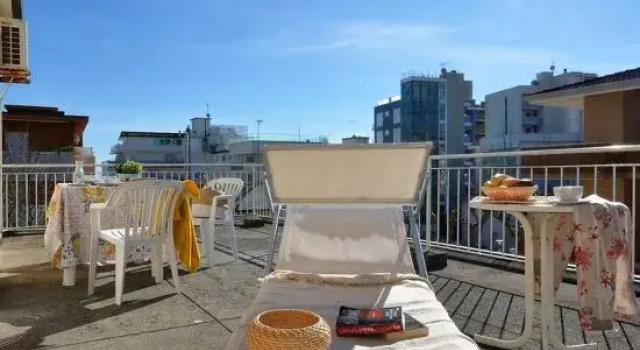 Studio just steps from the beach, Book Hotel Lignano Sabbiadoro Friuli Venezia Giulia