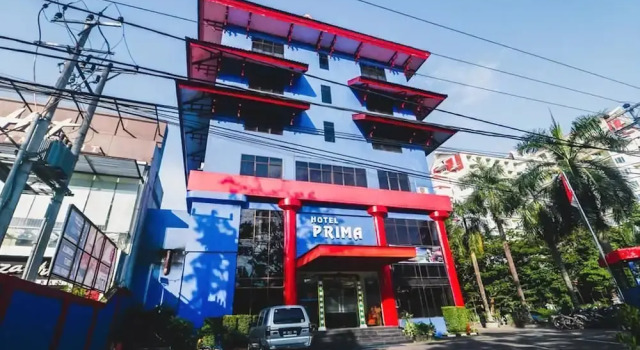 Reddoorz Plus near Mall Ratu Indah 2, Book Hotel Hotels in Sulawesi with Parking, Parking