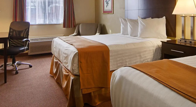 Четырёхместный номер Standard Best Western Muncie