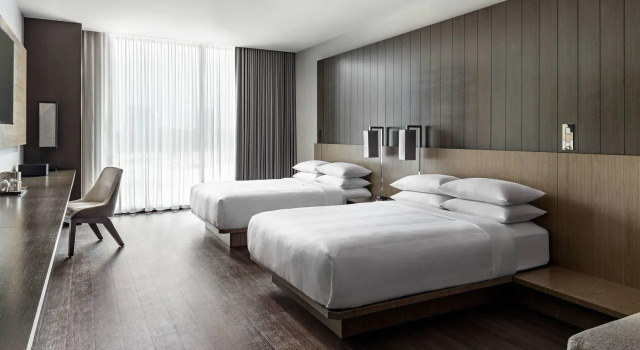 Четырёхместный номер Standard Toronto Marriott Markham