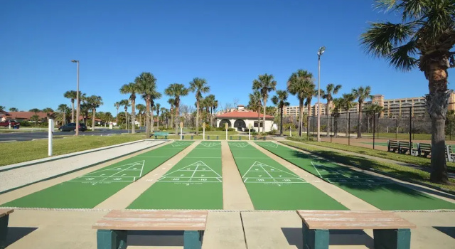 Surf Club I, 1405, Rezerwuj Apartament Hotele w Palm Coast z parkingiem, Parking