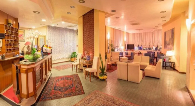 Jet Hotel