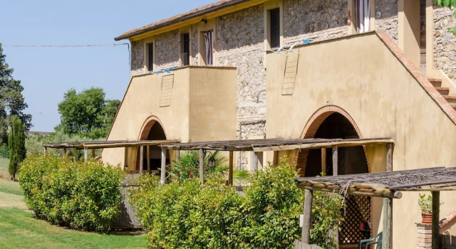 Agriturismo Due Ponti, Забронировать Фермерский дом Кьянни Тоскана