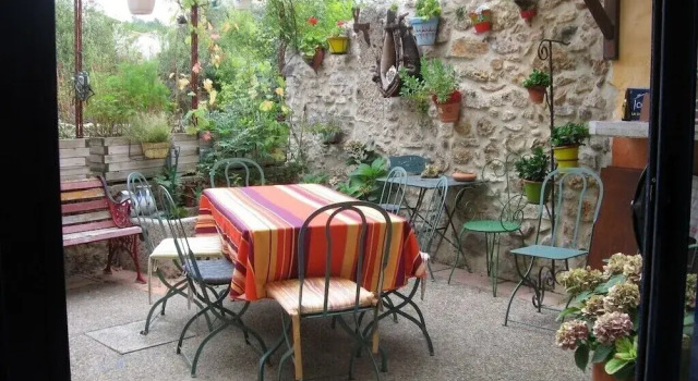 room Limoux house josepha, Book Pension Hoteller i Corbières med parkering, Parkering