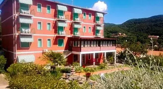 Hotel La Feluca, Rezervovat Hotel Hotely v Elba s parkováním, Parkování