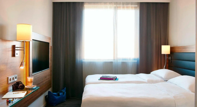 Двухместный номер Standard Moxy Berlin Ostbahnhof