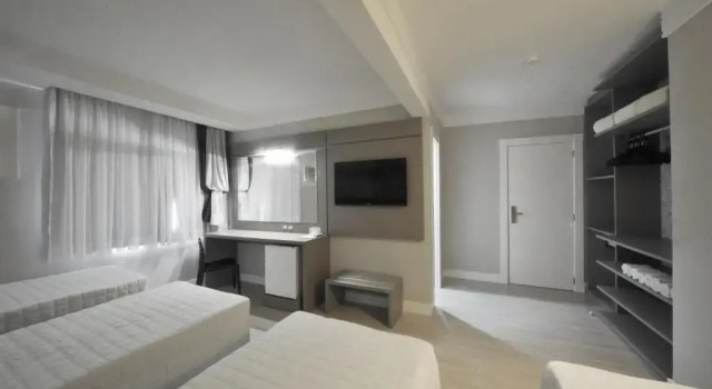 Четырёхместный номер Luxury Hotel Marimar The Place