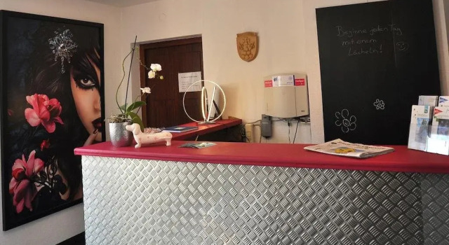 Hotel zum Brunnen, Забронировать Отель Аугсбург Романтическая дорога