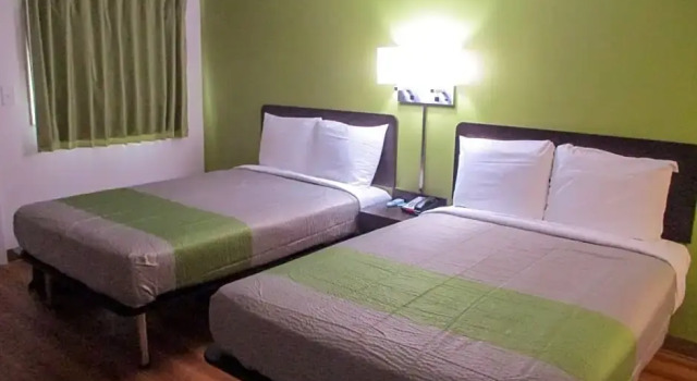 Номер Deluxe Отель Норт-Олмстеда Camelot Inn